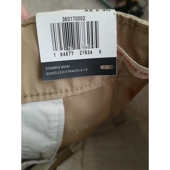 NWT Levis High Rise Loose Tapered Pleated Tan Khaki Pants Size 32 X 30 No Belt - Picture 9 of 12